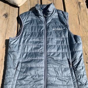 Columbia puffy vest